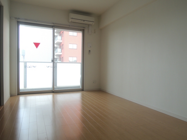 居室・リビング　※別部屋参考写真
