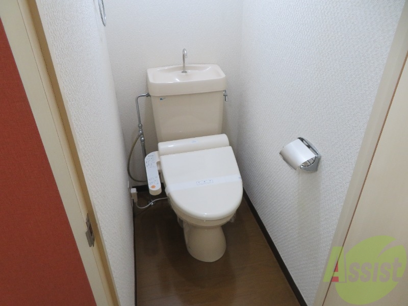 トイレ　トイレはウォシュレット付きです。シャワートイレは嬉しいですね