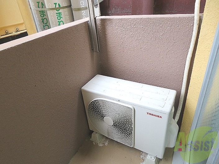 バルコニー　バルコニーはコチラです。長さも幅もちょうどいい広さですね。