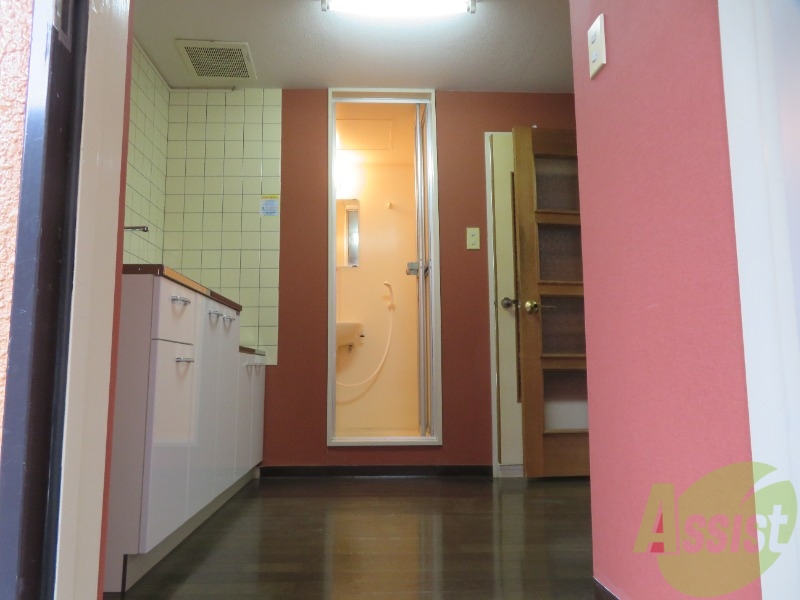 玄関　玄関から撮影しました。お部屋の明るさが伝わりますか？