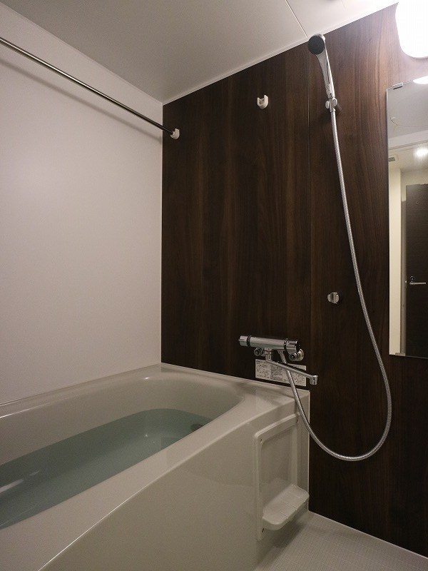バス・シャワールーム　※同物件別部屋参考画像