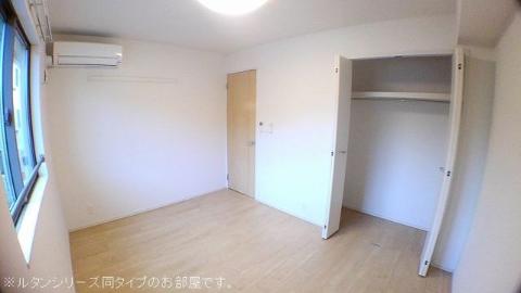 居室・リビング　寝室
