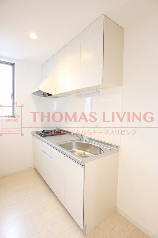 キッチン　キッチン横には換気に便利な窓付。