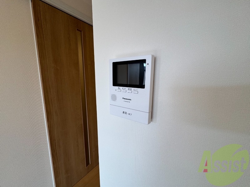 セキュリティ　ＴＶモニター付インターホンです。来客者の顔が見えるので安心！