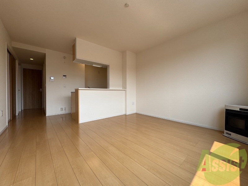 居室・リビング　広くてキレイなお部屋が広がっていて、充実した生活が送れそう。