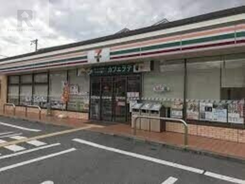 コンビニ　セブンイレブン豊中稲津町1丁目店（コンビニ）まで215m