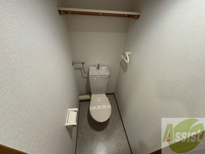 トイレ　こちらはトイレです。清潔感があり、安心して使用できます。