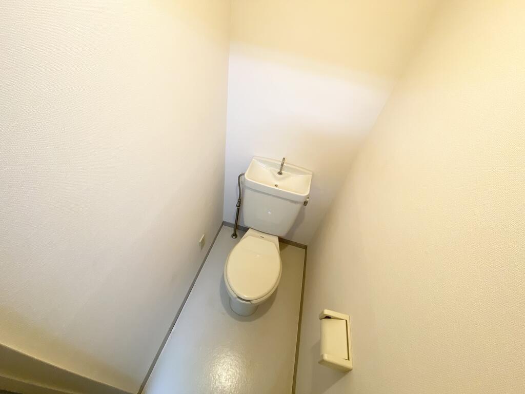 トイレ　※同物件別号室の参考写真です。