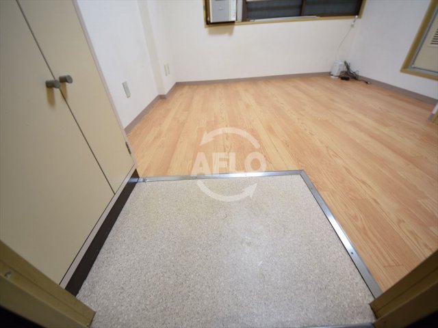 玄関　ダイドーメゾン本町　玄関