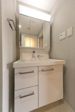 洗面設備　同タイプのお写真です（色合い仕様等が異なる場合が御座います）