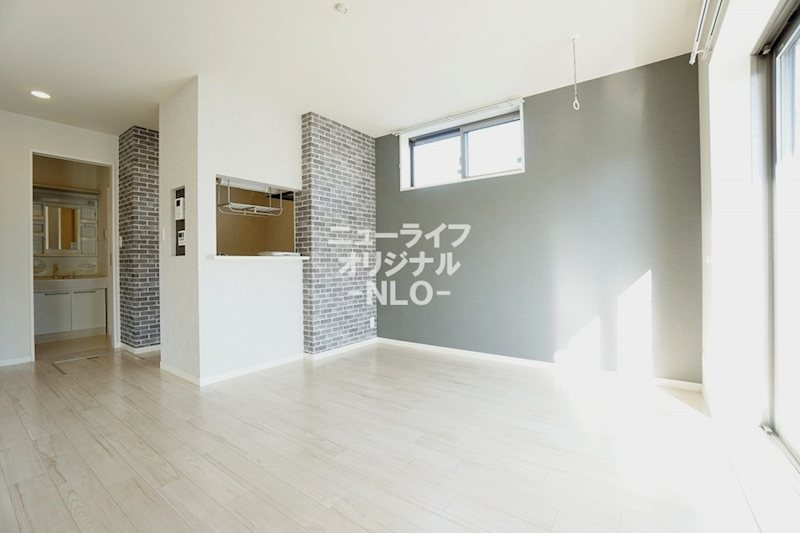 居室・リビング　お部屋を印象付けるアクセントクロスを採用☆