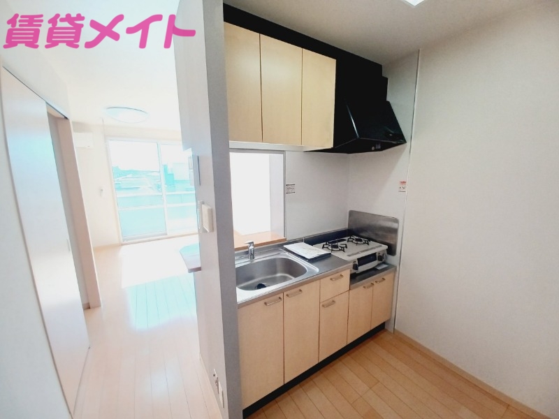 キッチン　※同タイプ別部屋写真