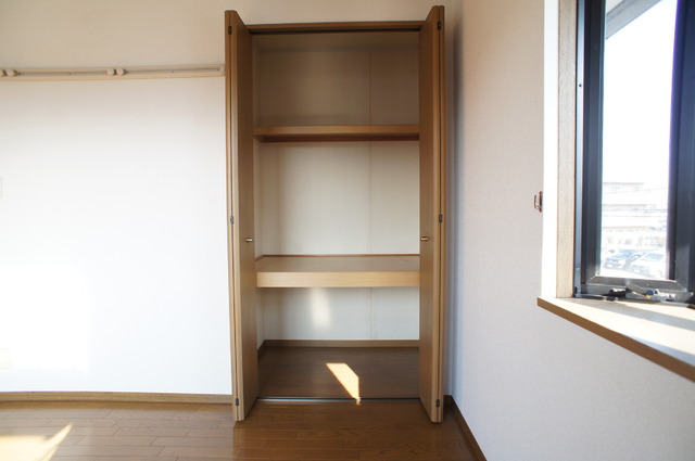収納　間口・奥行もある収納なのでカラーボックス等で上手に収納できそ