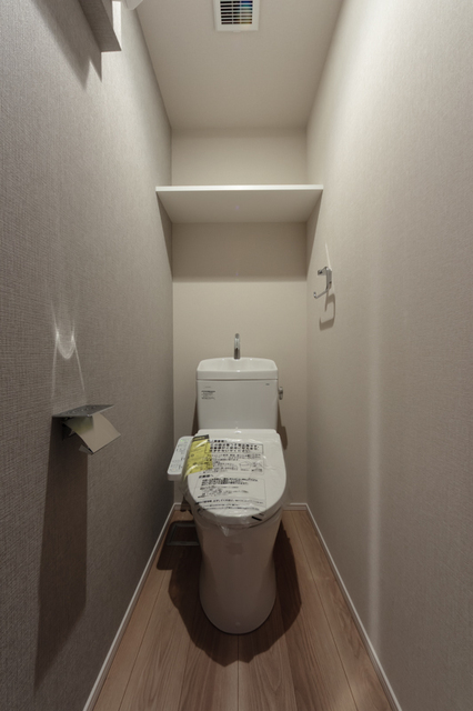 トイレ　※写真は同タイプ住戸です。