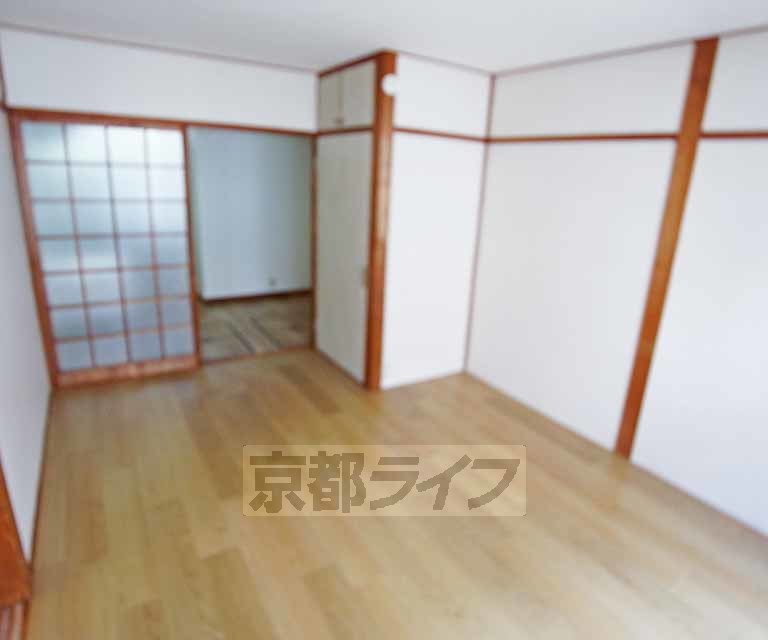 居室・リビング　きれいなダイニングです