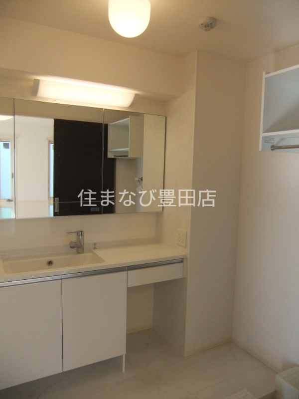 洗面設備　同型別部屋写真
