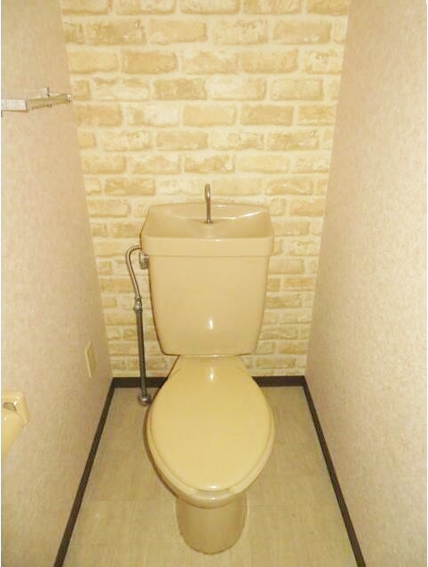 トイレ　落ち着いた色調のトイレです♪