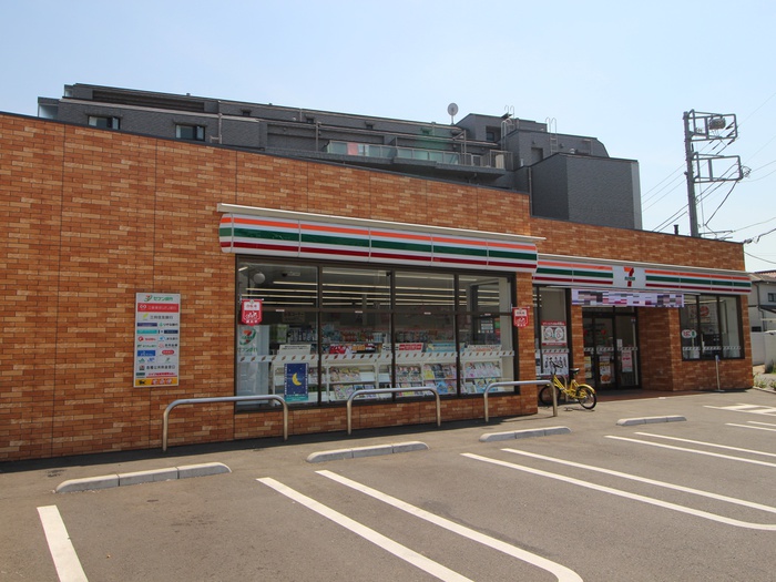 コンビニ　セブンイレブン（コンビニ）まで180m
