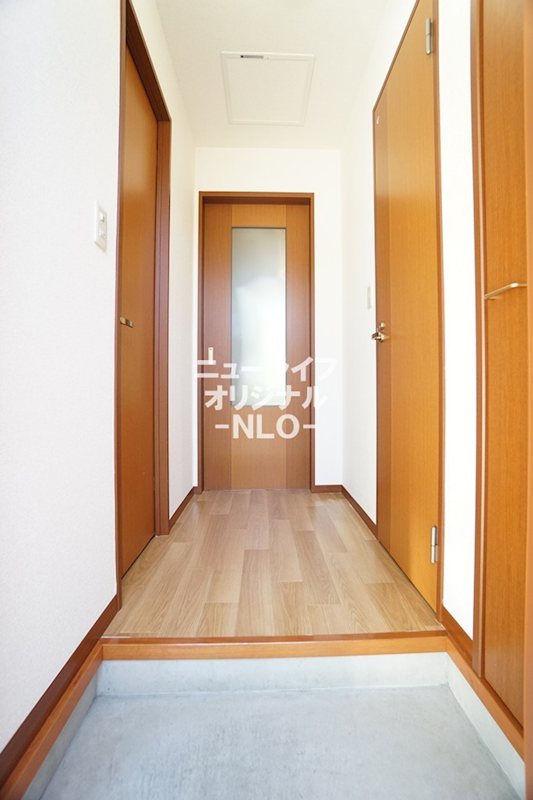 玄関　※同一仕様の別部屋写真の為、現況優先となります。