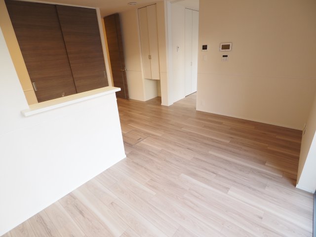 居室・リビング　※同物件の別部屋参考写真です。