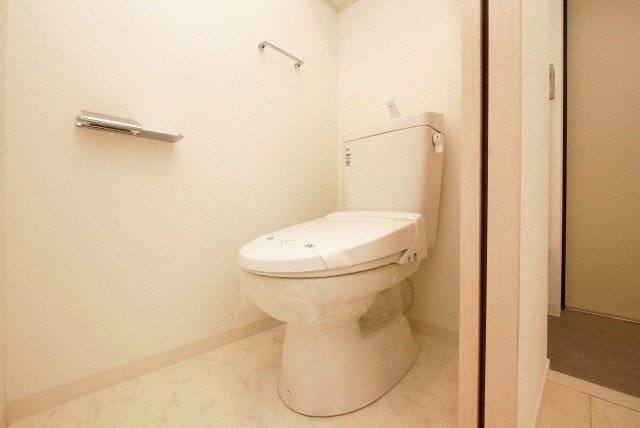トイレ　落ち着いた空間のトイレです