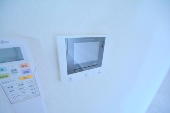 セキュリティ　TVモニターホンで来客が誰か確認してから開けて下さいね
