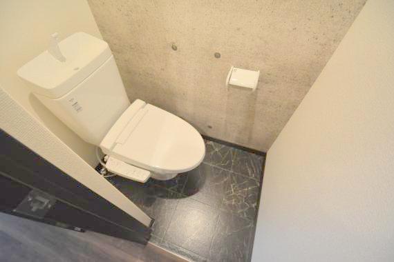 トイレ　綺麗なトイレにはウォシュレット標準装備です。