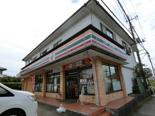 コンビニ　セブンイレブン（コンビニ）まで492m