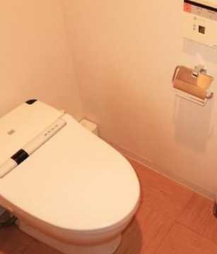 トイレ　ウォシュレット付きのトイレです！