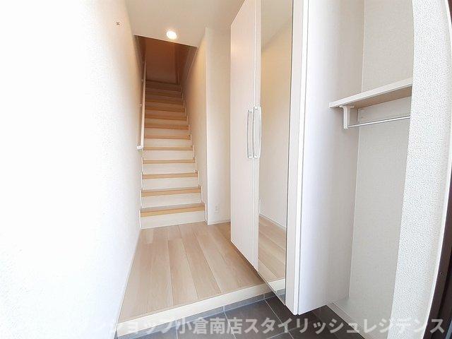 玄関　収納もある玄関です