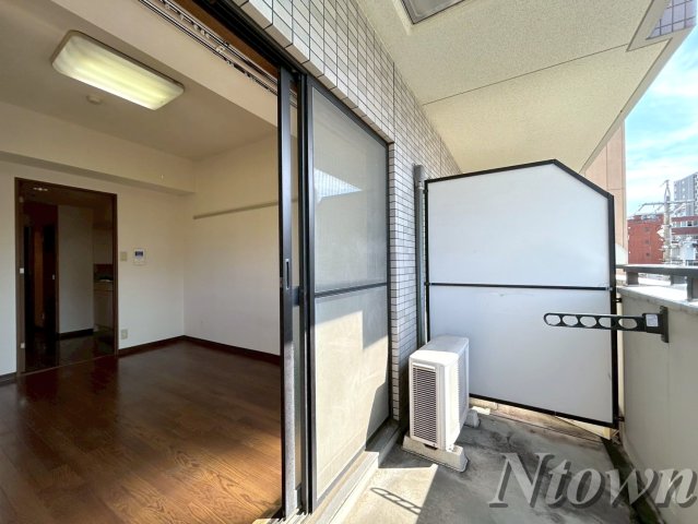 バルコニー　お洗濯にも便利なバルコニー付き