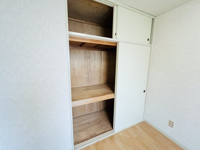 収納　別部屋参考写真になります。
