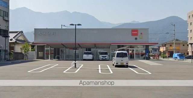 銀行　（株）愛媛銀行／泉川支店（銀行）まで305m