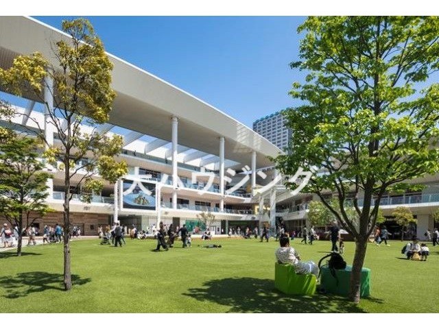 ショッピングセンター　ラゾーナ川崎プラザ（ショッピングセンター）まで2035m