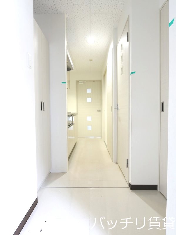 玄関　別号室の写真となります　現状優先