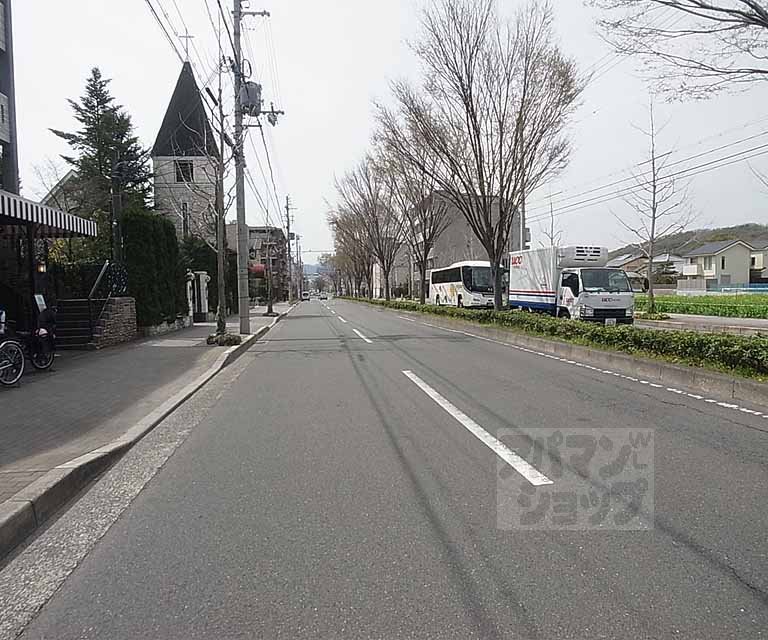 その他　前面道路です。
