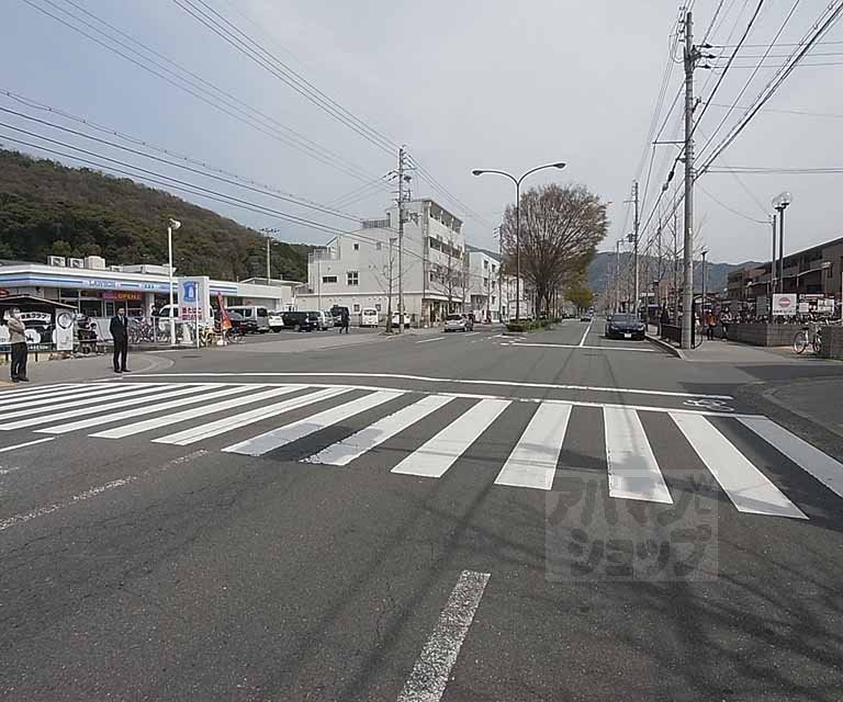 その他　前面道路です。