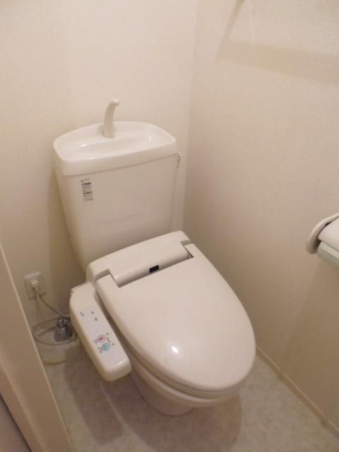 トイレ　★ウォシュレット付きのトイレです★