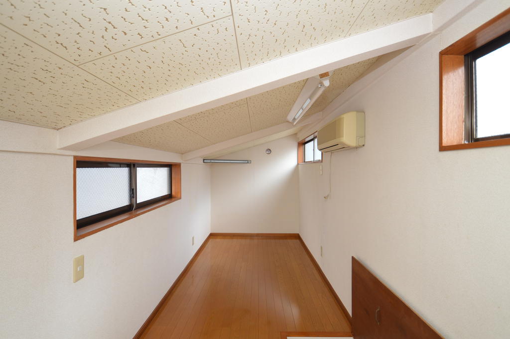 その他部屋・スペース　屋根裏部屋