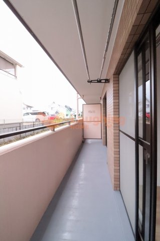 バルコニー　開放的で明るい空間を演出してくれるバルコニーです