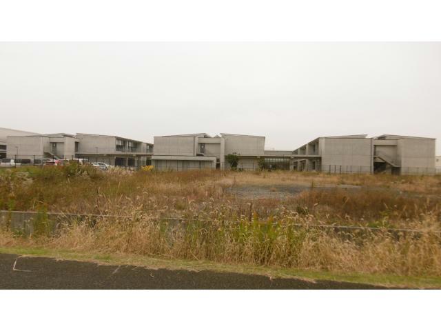 中学校　鈴鹿市立神戸中学校（中学校）まで3330m