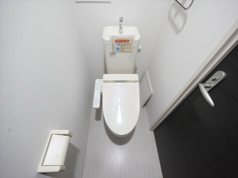 トイレ　温水洗浄便座付トイレ