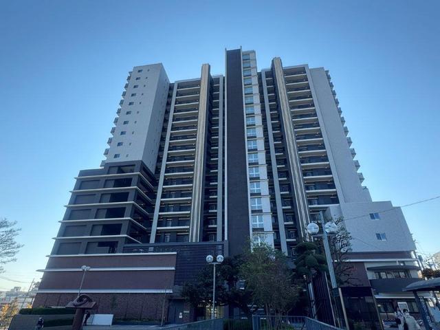 建物外観　RC造地下2階付地上18階建