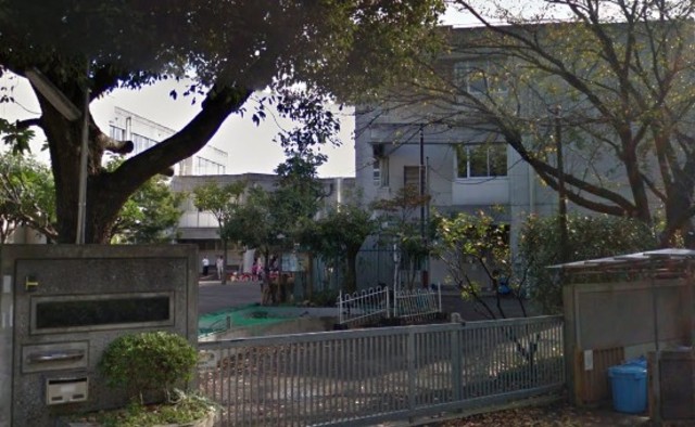 小学校　川崎市立南菅小学校（小学校）まで585m