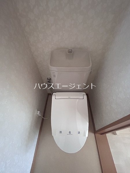 トイレ　バストイレ別です。ウォシュレット付き。※参考画像