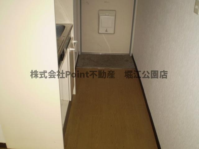 地下鉄長堀鶴見緑地線 西長堀駅 徒歩1分 9階建 築32年の玄関写真