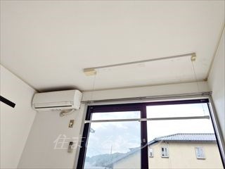 その他設備　エアコンと室内物干し