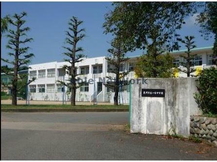 中学校　豊川市立一宮中学校（中学校）まで2130m