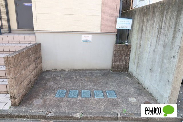 駐車場　※駐輪場