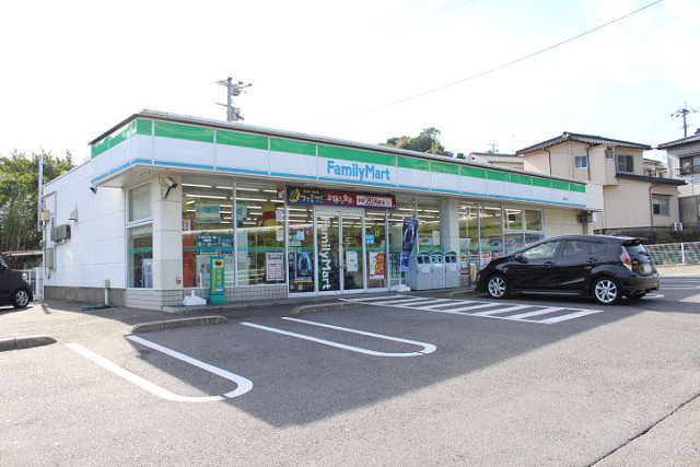 コンビニ　ファミリーマート猪野店（コンビニ）まで1275m